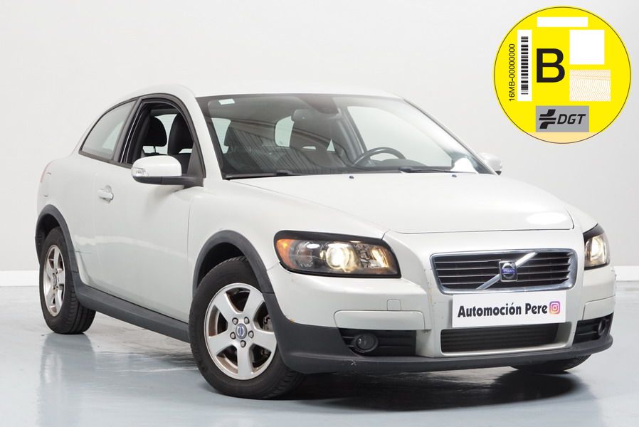 Nueva Recepción: Volvo C30 1.6d 110CV Momentum. Pocos Kms. Revisiones (Libro+Facturas)