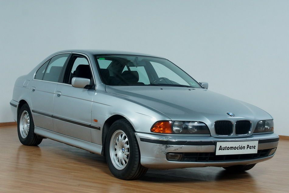 BMW 528i