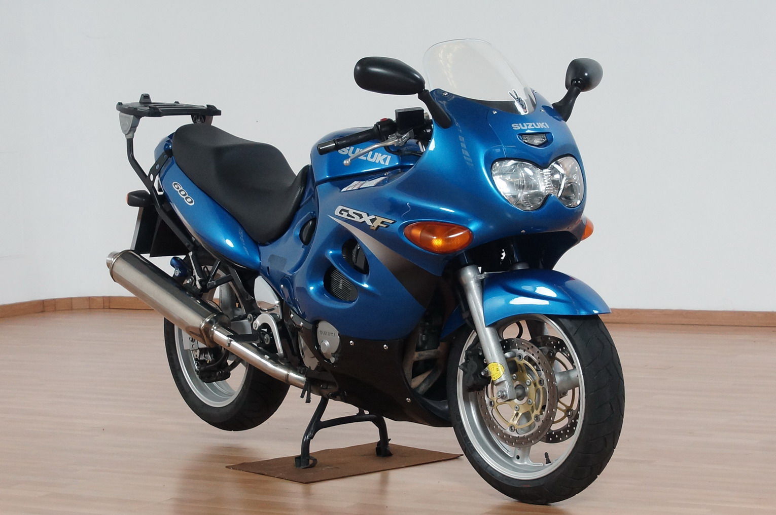 Suzuki GSX 600 F . IMPECABLE.