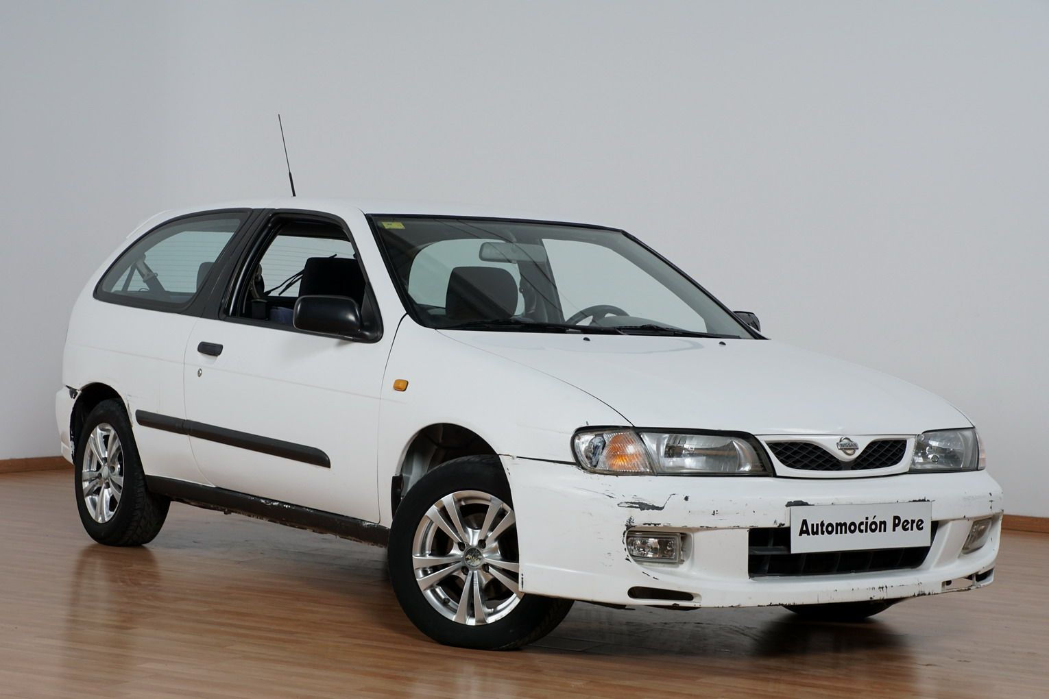 Nissan Almera 1.6i SR.