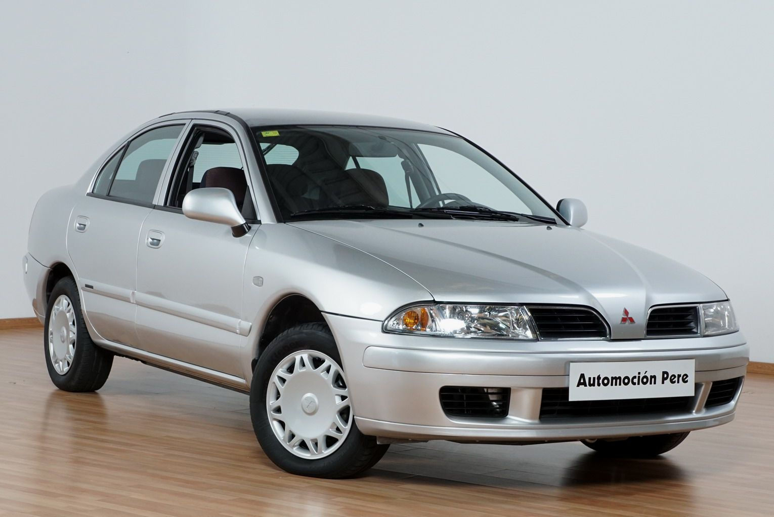 Mitsubishi Carisma Classic 1.6i 16V. Solo 74.535 Kms.