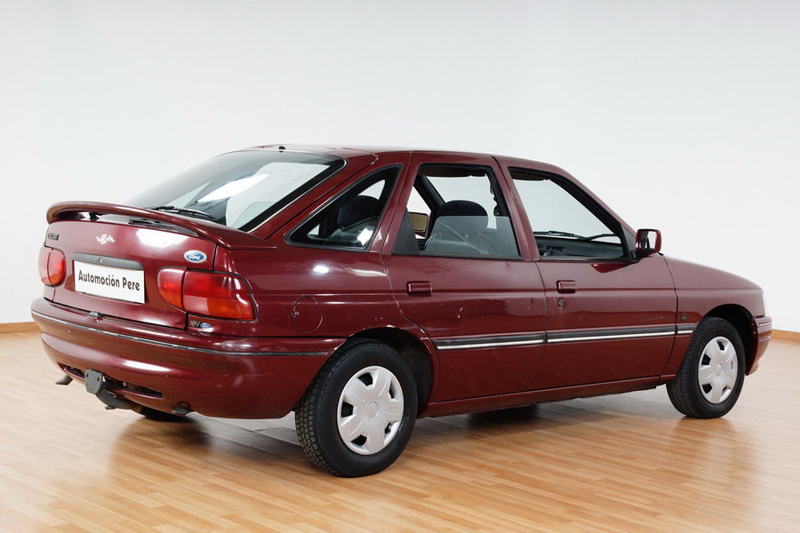 FORD. ESCORT 1.6i 16V. GLX.