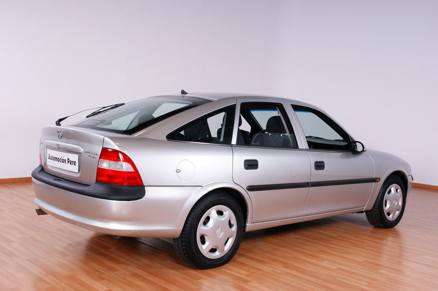 OPEL. VECTRA 1.6i 16V.