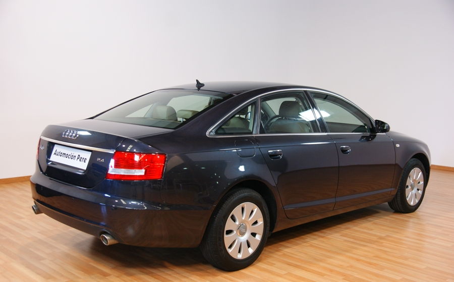 AUDI A6 2.4i V6