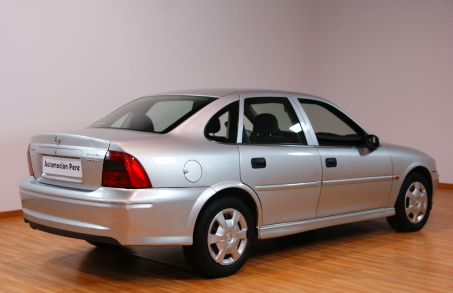 OPEL VECTRA 2.0 DTI "COMFORT"