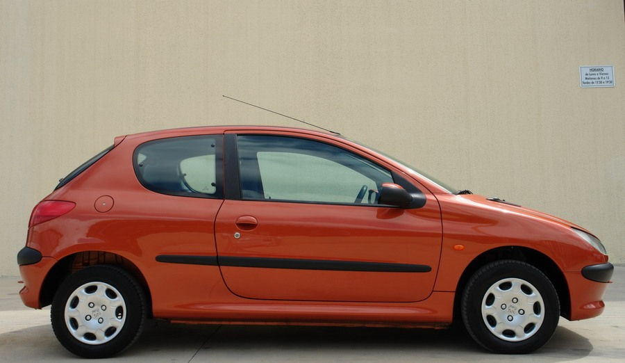 PEUGEOT 206 1.4i XR 75 CV