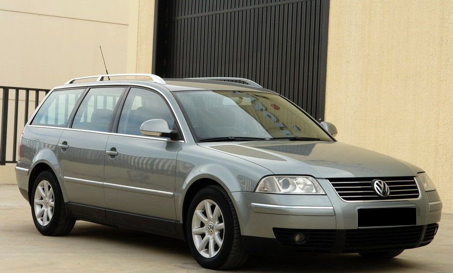 VOLKSWAGEN PASSAT VARIANT 1.9 TDI 130 CV, 6 VEL, HIGHLINE. |