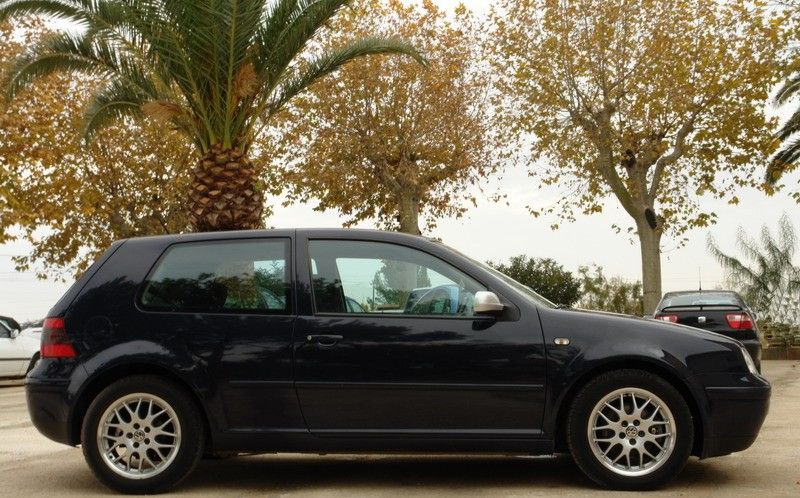 VOLKSWAGEN GOLF 1.8i GTI 150CV