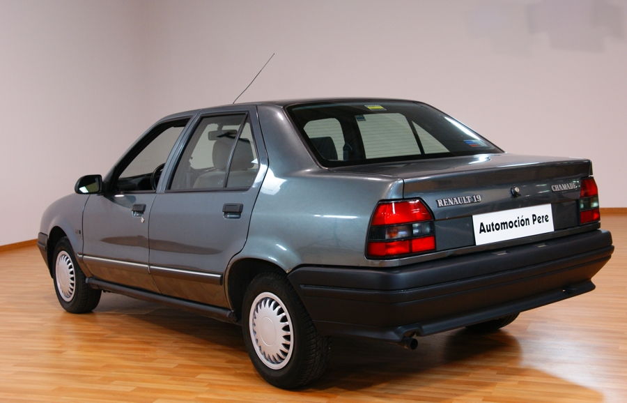 RENAULT  19 TXE 1.7