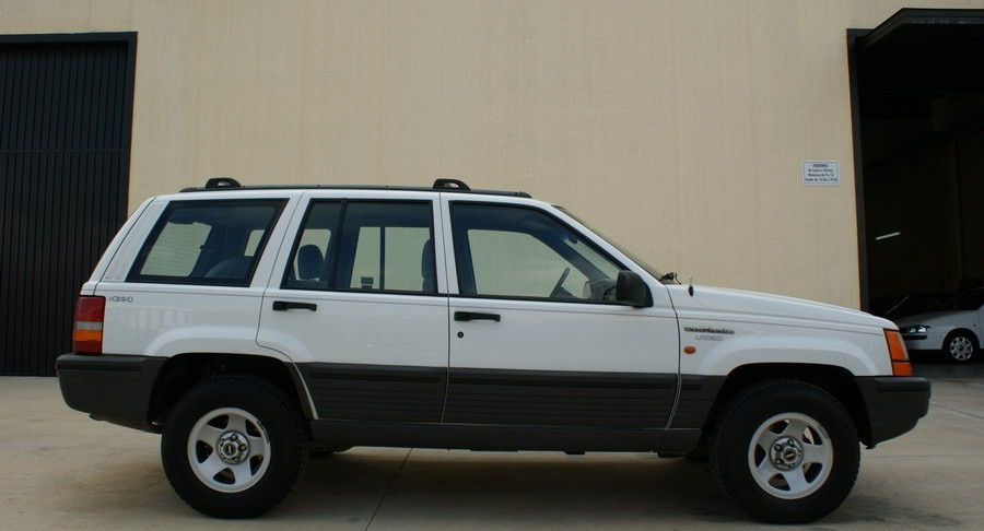 JEEP GRAND CHEROKEE 4.0i, AUTOMATICO, 180 CV, LAREDO.