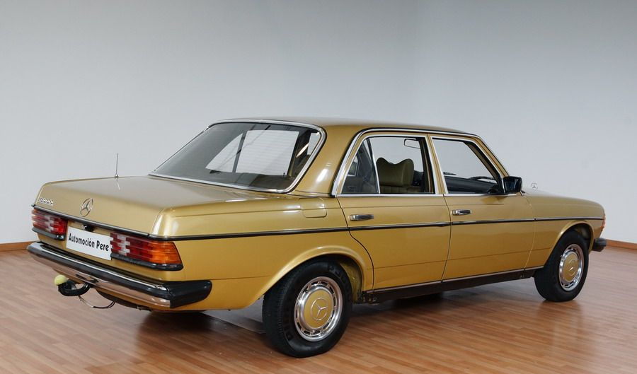 MERCEDES BENZ 300 D. AUT. (W123) 