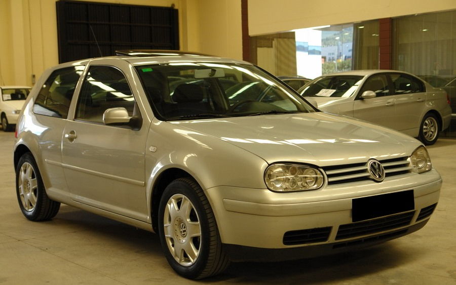 VOLKSWAGEN GOLF 1.9 TDI 110 CV -25 ANIVERSARIO-