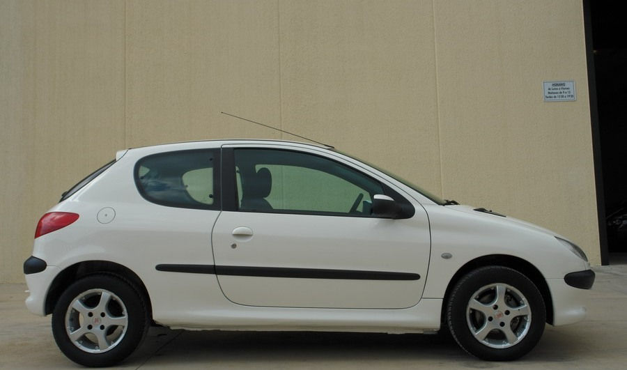 PEUGEOT 206 1.1i XR 60 CV