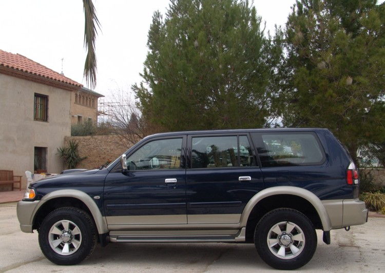 MITSUBISHI MONTERO SPORT 2.5 115 |