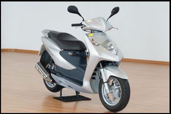 HONDA. DYLAN 125.