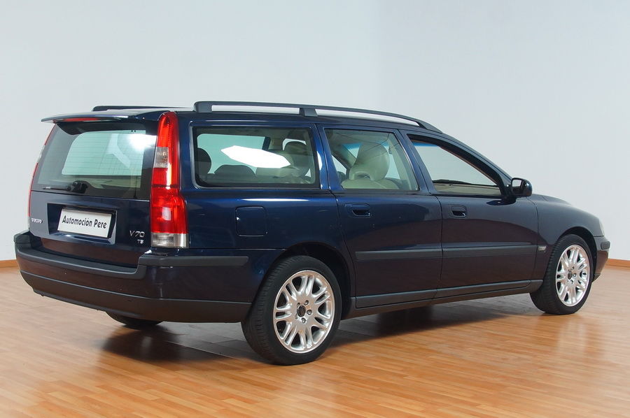 VOLVO V 70 2.3i SW AUT. OPTIMA.