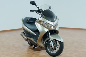 SUZUKI BURGMAN 200