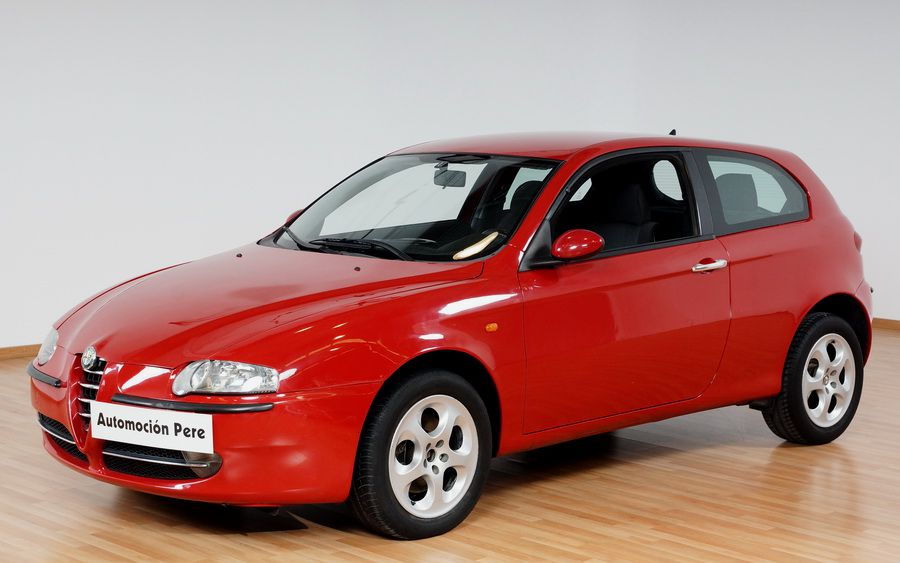 ALFA ROMEO. 147 1.9 JTD "DISTINCTIVE"