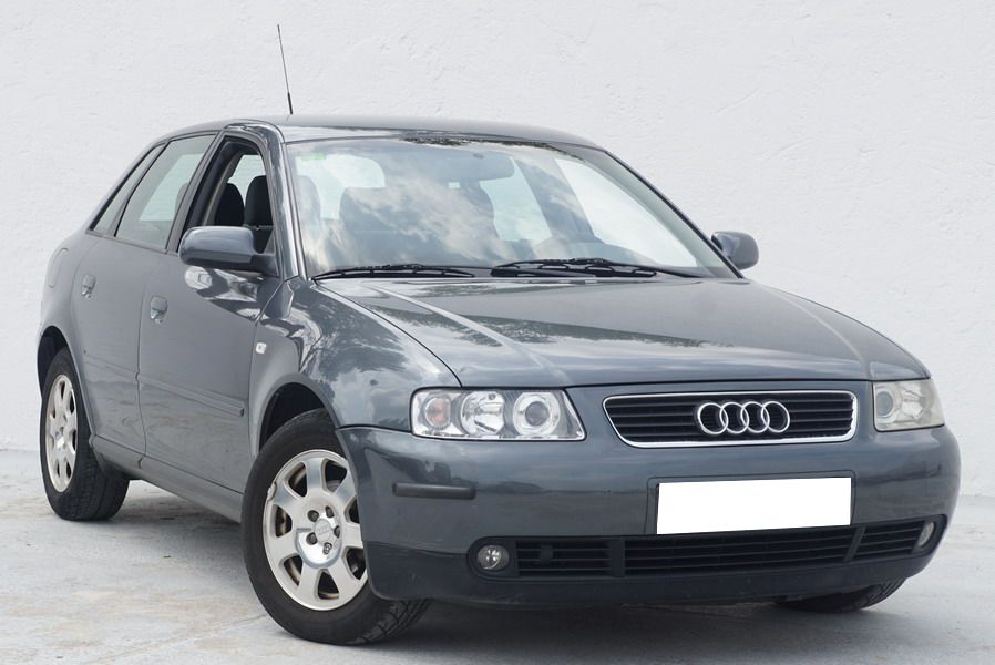 Audi A3 1.6i Ambition 101 CV. NACIONAL.