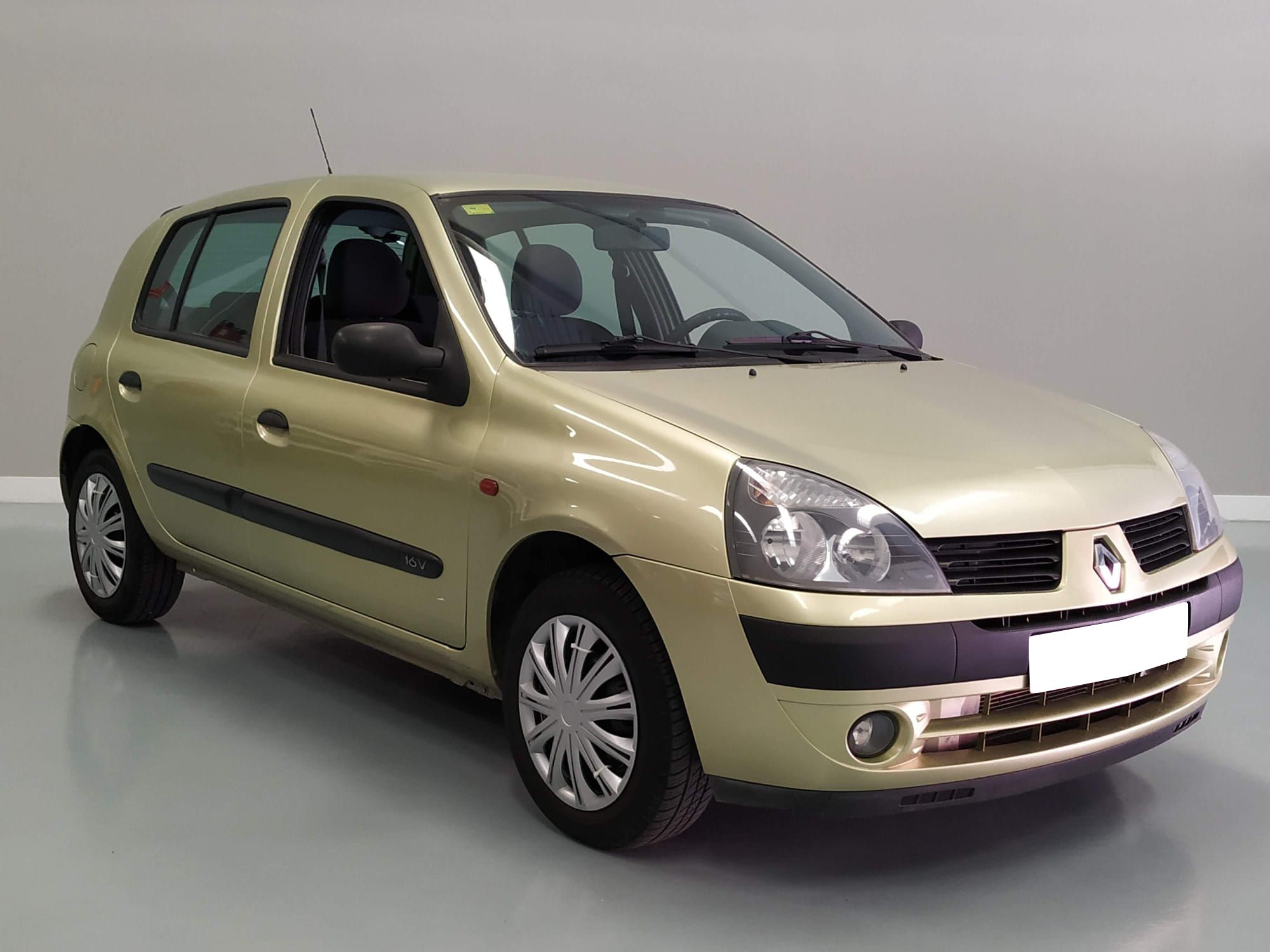 Nueva Recepción: Renault Clio 1.2i 16V 75 CV Confort Expressión. Económico, Revisado, Pocos Kms y Garantía 12 Meses.