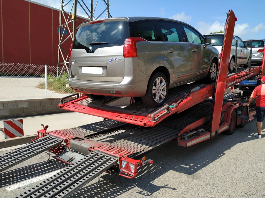 Nueva Recepción: Peugeot 5008 1.6 HDi 110 CV Sport Pack. Pocos Kms. Revisiones Oficiales. Única Propietario.