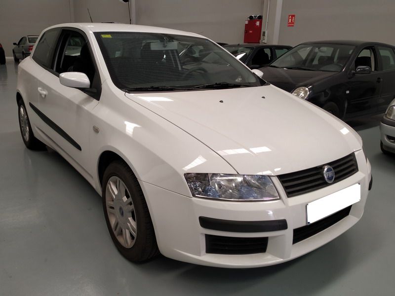 Nueva Recepción: Fiat Stilo 1.9 JTD CV Active. Pocos Único Propietario. Revisiones Selladas y Facturas. | Automocio Pere