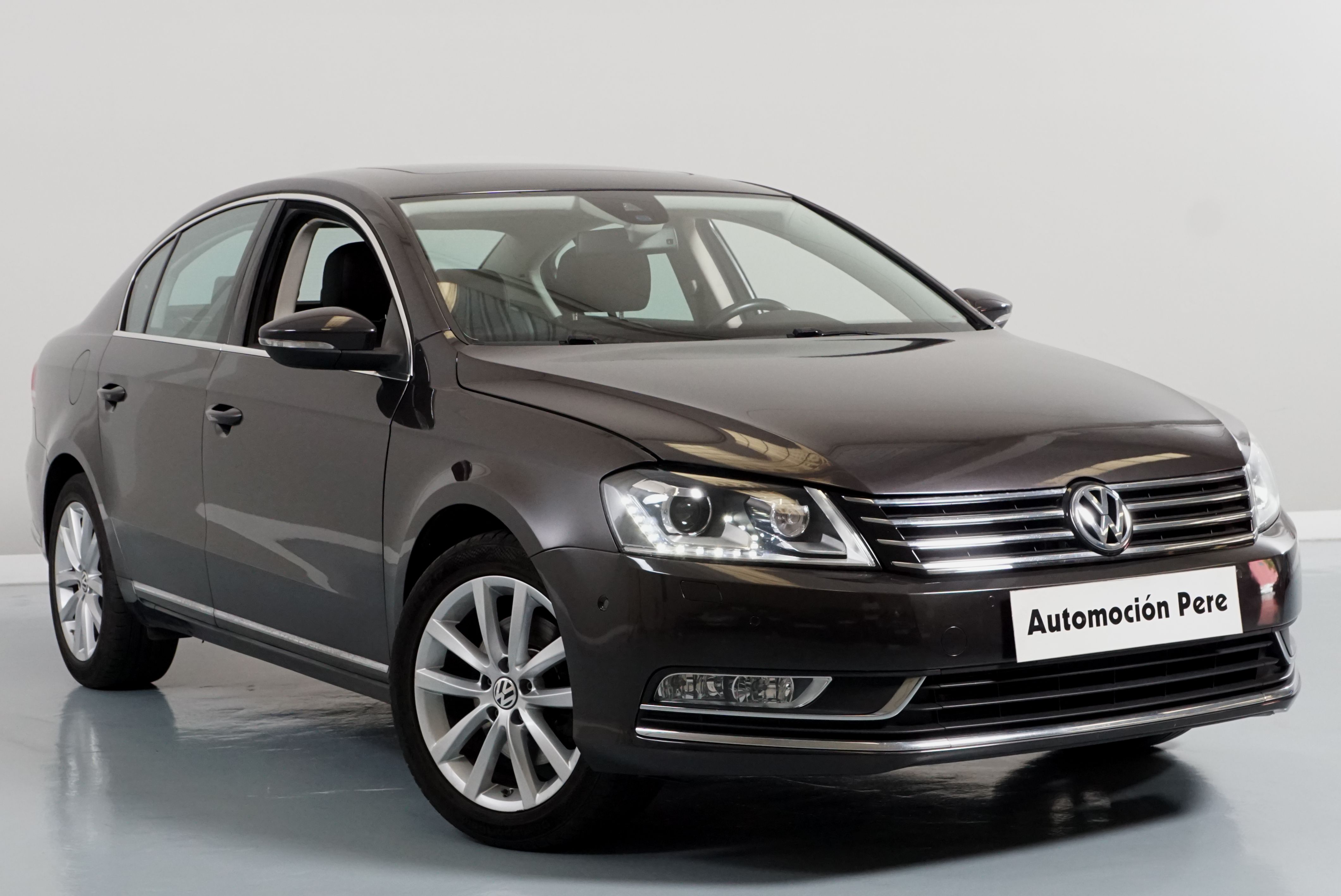 Volkswagen Passat 2.0 TDI 140CV 6 Vel. Highline BlueMotion. Pocos Kms, Revisiones Selladas. Equipado!