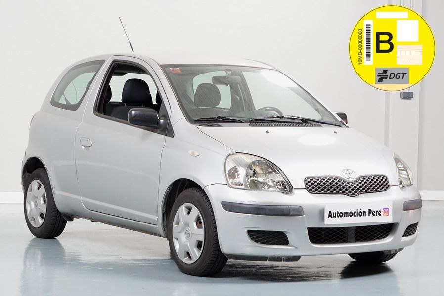 Nueva Recepción: Toyota Yaris 1.0 VVT-i Luna. Única Propietaria. Pocos Kms. Revisiones Selladas.