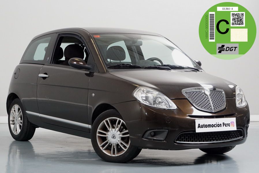 Nueva Recepción: Lancia Lancia Ypsilon 1.4i 16V 6 Vel Oro. Única Propietaria. Pocos Kms. Revisiones Selladas.
