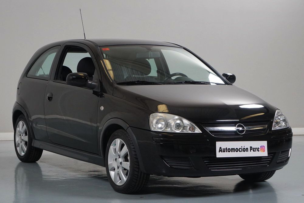 Opel Corsa 1.2i TwinSport. Único Propietario. Pocos Kms. Revisiones Selladas.