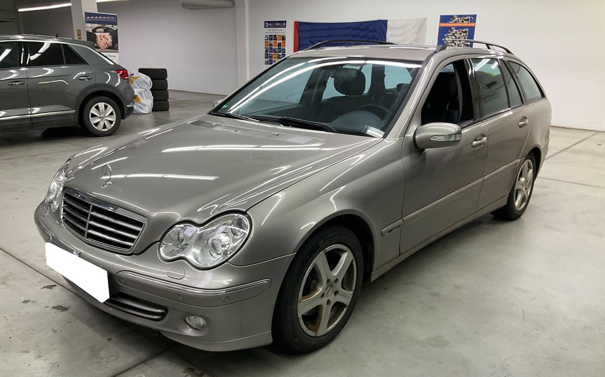 Mercedes-Benz C-Klasse C 280T Aut/Sec Avantgarde 230 CV. Único Propietario. Revisones Selladas!