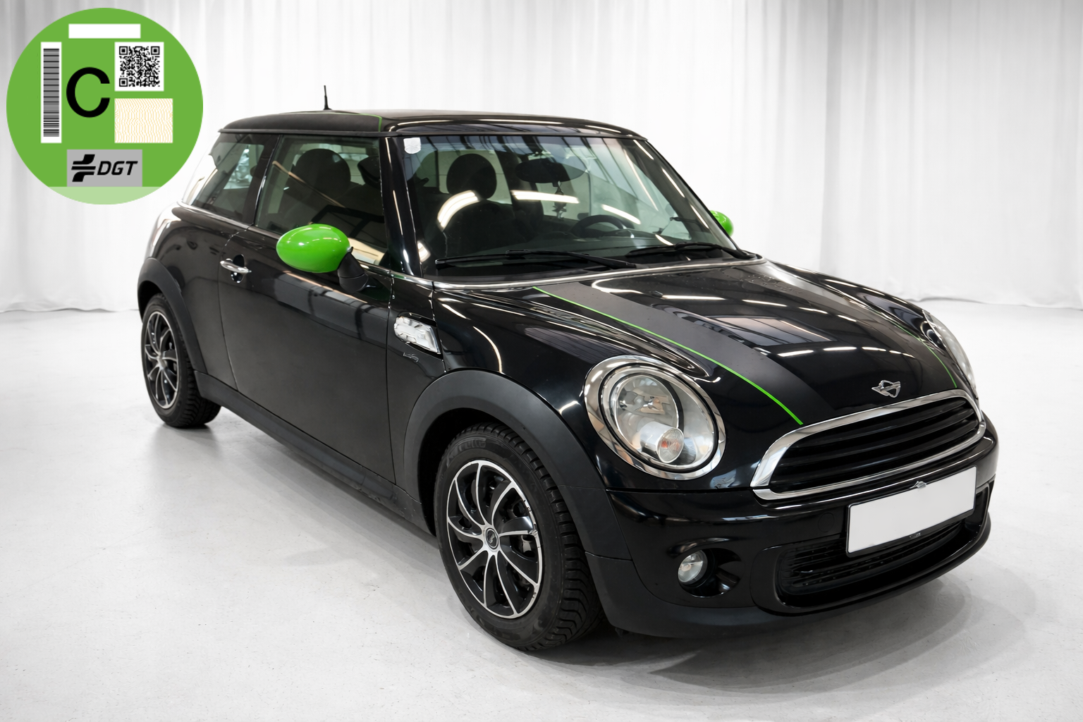 Disponible: Mini One 1.6i 75 CV Fluor. Única Propietaria. Pocos Kms. Revisiones Selladas.