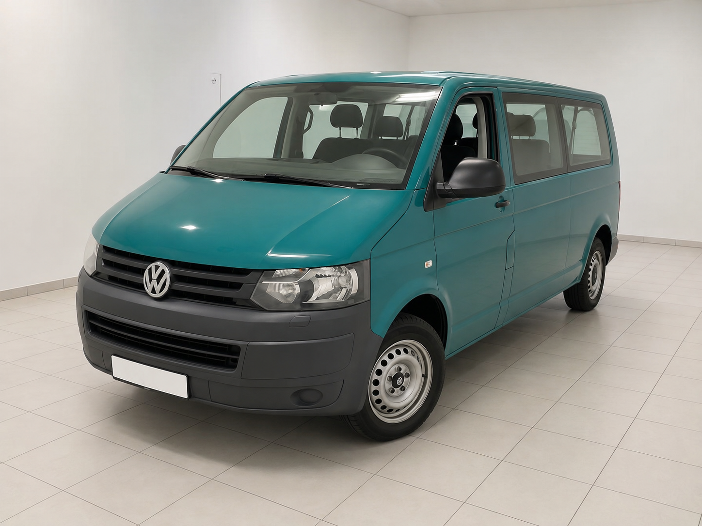 Disponible: Volkswagen T5 Caravelle 2.0 TDI 140 CV 6 Velocidades Trendline Lang 8/9 Plazas.