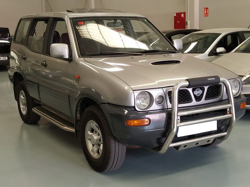 Nissan Terrano II 2.7 TDi 125 CV 4x4 Automático. 7 Plazas. Automocio Pere Nissan Terrano II 2.7 TDi 125 CV 4x4 Automático. 7 Plazas. Automocio Pere